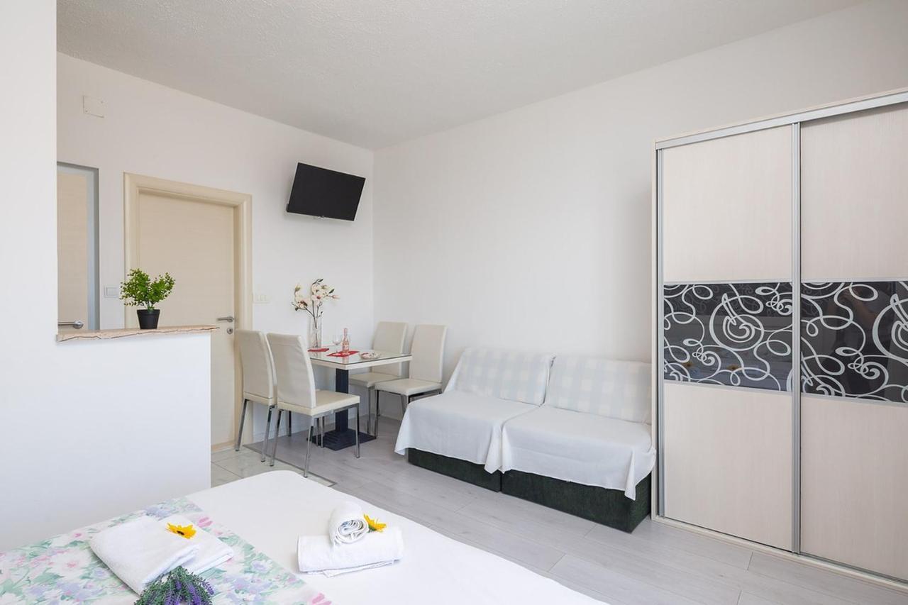 Apartmani Kastelancic Podstrana Exterior photo