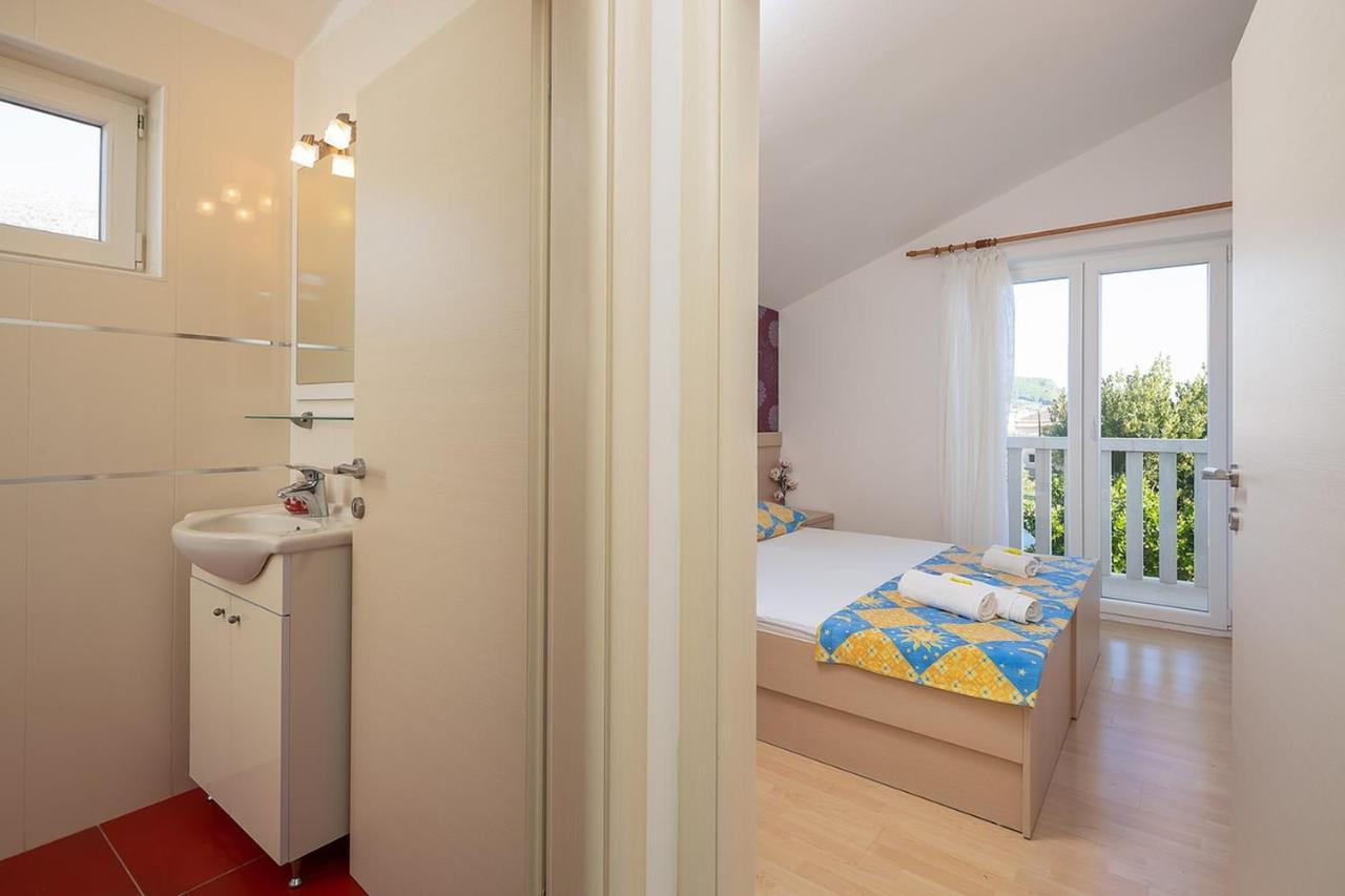 Apartmani Kastelancic Podstrana Exterior photo