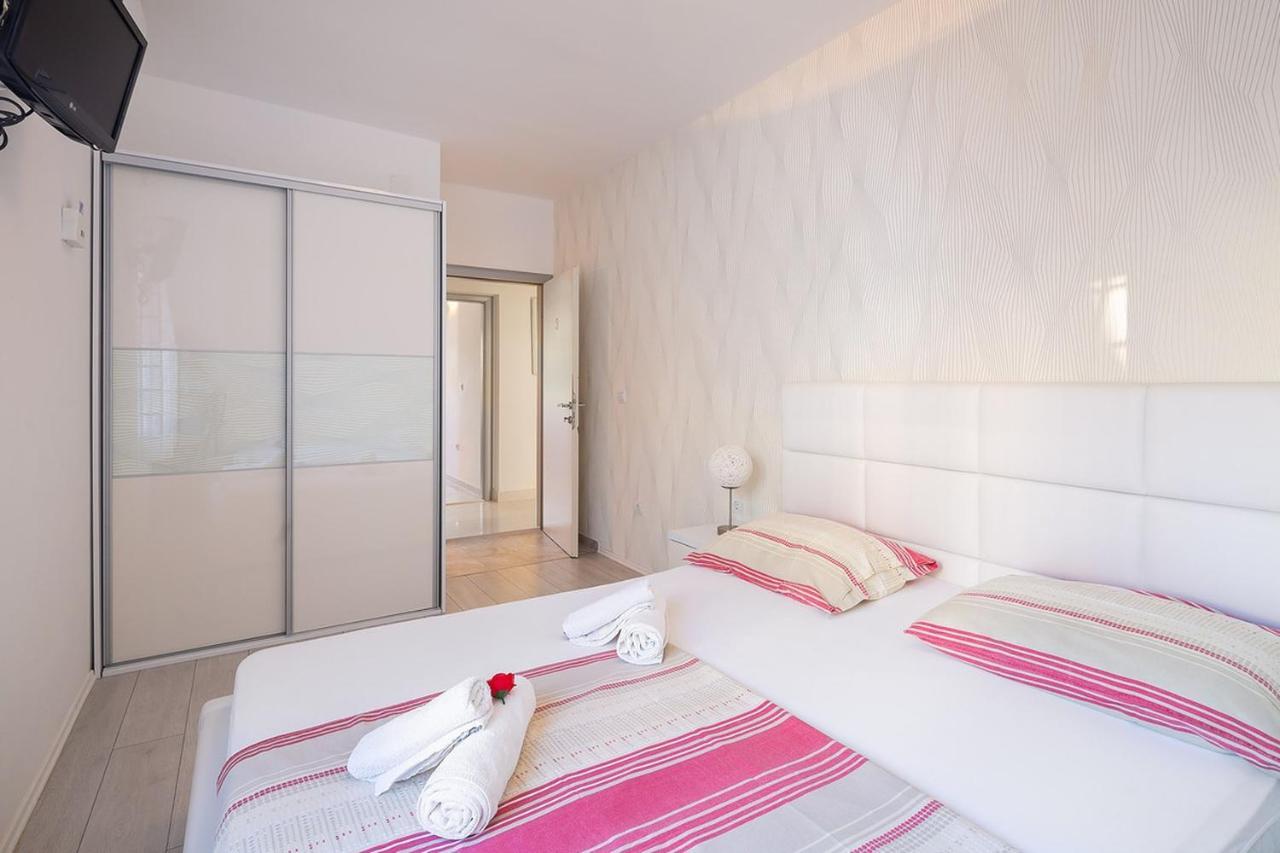 Apartmani Kastelancic Podstrana Exterior photo