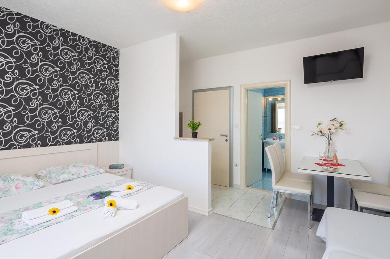 Apartmani Kastelancic Podstrana Exterior photo