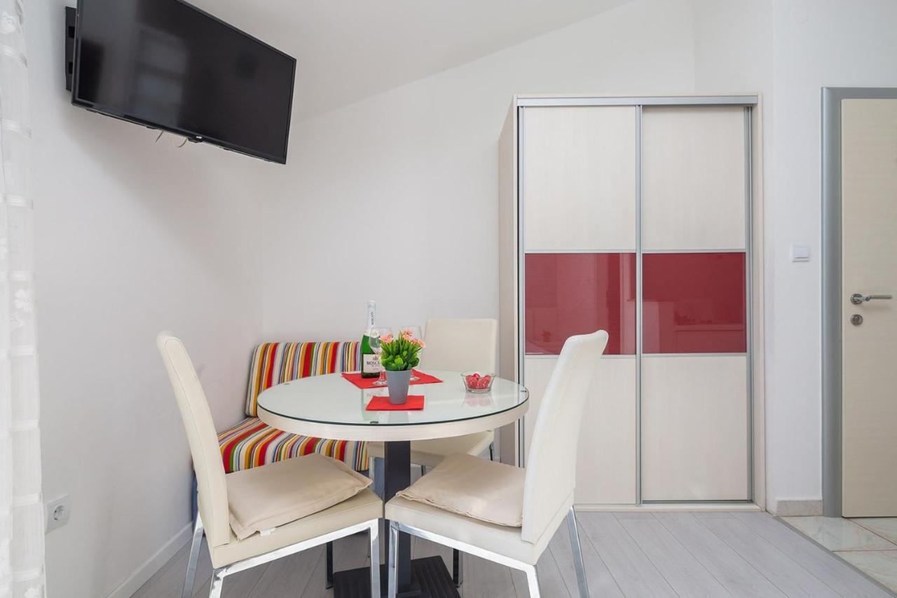 Apartmani Kastelancic Podstrana Exterior photo